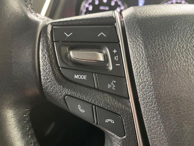 【ステアリングスイッチ】運転中、前方から目線をそらすことなく、オーディオ等の操作が可能な便利機能！安心＆快適なドライブを演出してくれます♪
