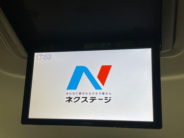 【フリップダウンモニター】大画面モニターで後席でもエンタメをお楽しみいただけます。小さなお子様にも大人気の装備です♪