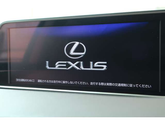 メーカー純正ナビ】メーカーナビを装備。視認性や操作性なども優れています。