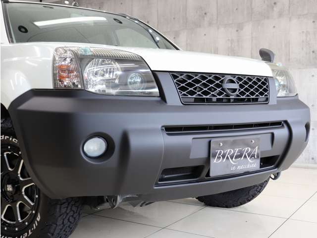 フロントバンパーもマットブラックにリペイントを施し、ノーマルとは違うオシャレでアクティブな雰囲気に仕上がっております！