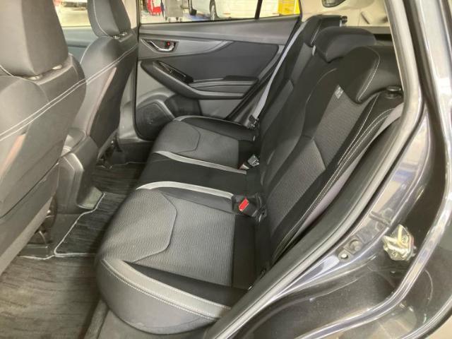 WECARSでは各商談席に大型モニターをご用意しております！見やすい大画面でゆったりと全国の在庫をご覧いただけます！是非ご来店お待ちしております！