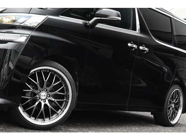 【社外21インチアルミ】社外アルミで周囲の純正車と一段差が付きます！おしゃれは足元から！かっこよく仕上がっております☆