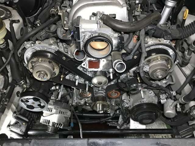 納車後も安心してお乗り頂くため、タイミングベルトに加えウォータポンプ、テンショナー、アイドラプーリー、プラグ8本等のエンジン回りの10万km整備一式を低価格でご提供させて頂くご成約特典お得プランです☆