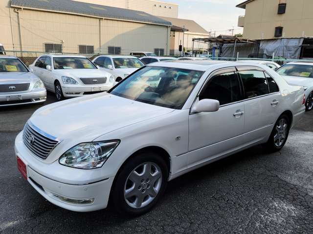 外装＆内装鑑定5☆車！年式を感じさせない当店こだわりの良質車な一台をお客様にお届けします！