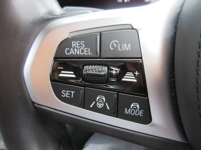アクティブクルーズコントロール装備です。設定速度をキープしつつ、車間距離を優先し安全走行を可能と致します。長距離ドライブにマストな装備です。