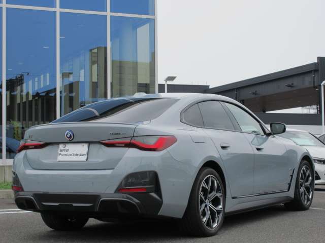 名鉄AUTOオリジナルコーティングMコートをはじめウインドフィルム施工、ドライブレコーダー取付、BMWパフォーマンスアクセサリーなど各種承ります。