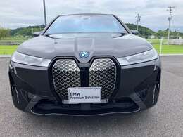 リヤ・ビュー・カメラ搭載！後方障害物、歩行者をコントロールディスプレイ上で確認出来ます。安心、安全に駐車を行うことが可能です！！