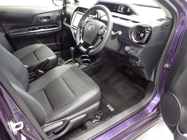 日々の運転を楽々サポートの運転席！