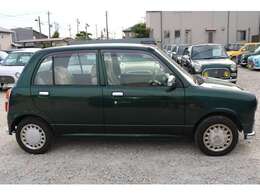 ☆男性も女性も様になるデザインです！一目見ただけで、この魅惑的なボディーが存在感を放っていることが分かって頂けると思います。