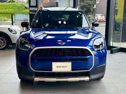 MINIのカスタマイズならお任せください！エクステリアやインテリア。ジョンクーパー・ワークスキット！ストライプやなどのステッカーキット！多彩な純正オプションが豊富なMINI！ご相談承ります。