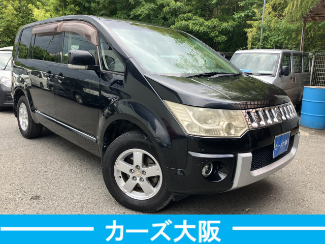 気になる方には、各キズ1箇所につき30000円で綺麗に板金塗装をしてからのお渡しも可能です。ルーフ・サイドステップは1箇所50000円になります。
