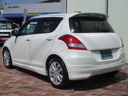 2.私たちは、いつも明るく清潔で、快適な店舗づくりのために気を配ります。