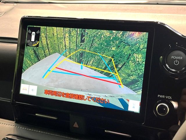 【バックカメラ】駐車時に後方がリアルタイム映像で確認できます。大型商業施設や立体駐車場での駐車時や、夜間のバック時に大活躍！運転スキルに関わらず、今や必須となった装備のひとつです！