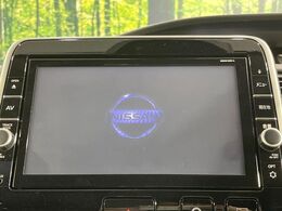 【純正ナビ】人気の純正9型ナビを装備しております。ナビの使いやすさはもちろん、オーディオ機能も充実！キャンプや旅行はもちろん、通勤や買い物など普段のドライブも楽しくなるはず♪