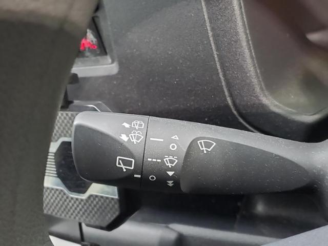 国産車から輸入車まで多様なお客様のニーズのお応えできるように、全国規模で豊富な在庫展開！車のことならWECARSへ！