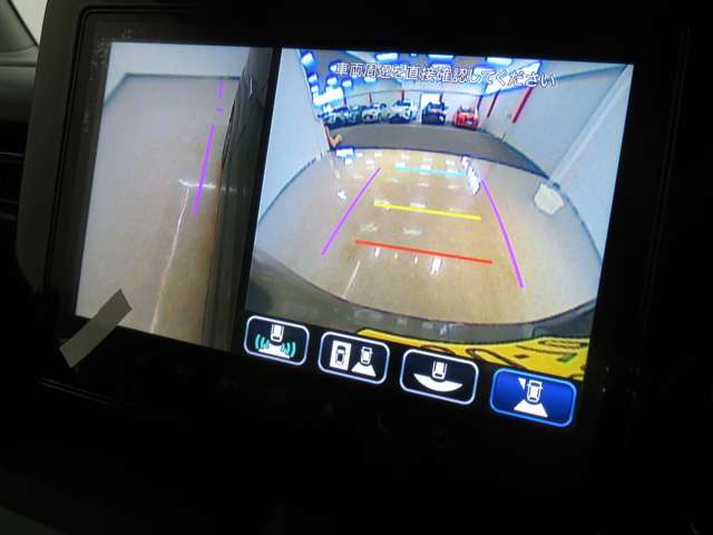助手席側の前輪付近のブラインドスポットをモニタリングする機能が備わっています。