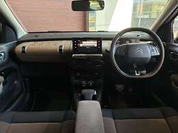 内装のコンディションも良好です。ぜひ実車をご覧ください。