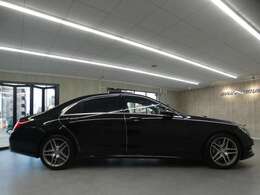 【オプション装備】・AMGスポーツPKG（AMGスタイリングパッケージ（フロントスポイラー・サイド＆リアスカート）、19インチAMG5ツインスポークアルミホイール，etc