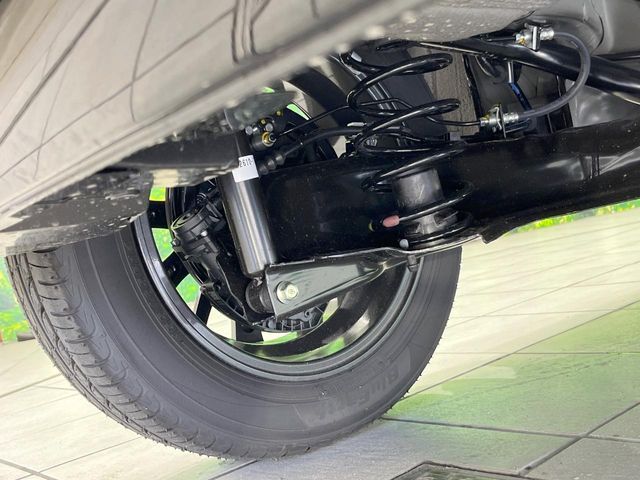 お車を安心してお乗りいただく為には、足回りの定期点検が欠かせません。サービスサポート（有償保証）では無料点検もご提供しており、安心のカーライフをお過ごしいただけるサポート体制が整っています。
