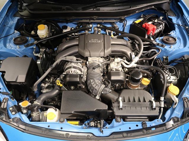 親切・丁寧な専門メカニックスタッフが応対！・車検・点検整備・事故等の修理などアフターサービスも安心。お車のカスタマイズもネクステージのサービススタッフまでご相談ください！