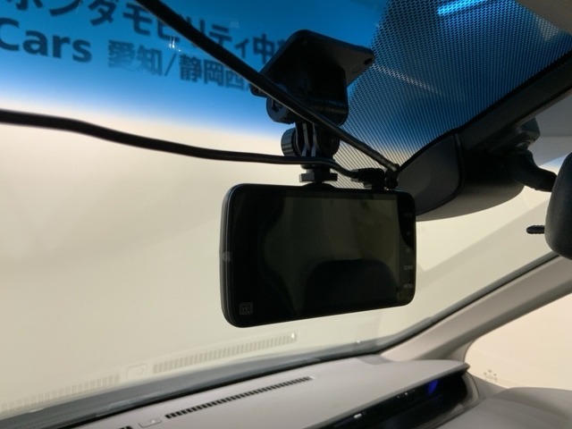 万が一の事故のときもドライブレコーダーがあると安心です。ご利用になる場合は個人情報保護の観点より新品の対応SDカードをお求め下さい。