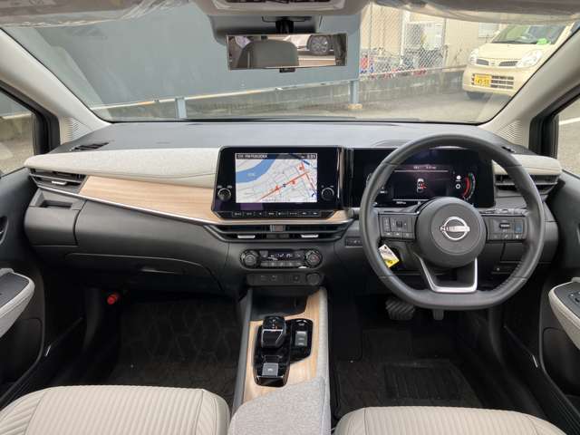 統一感のある広々とした運転席回り