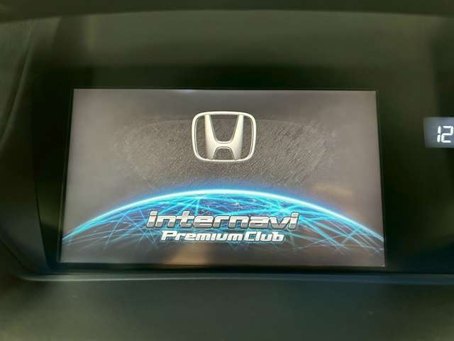 【純正SDナビ】FM＆AMを聴くことは勿論のこと！！CD＆DVD再生可能で地デジTVの視聴も可能な多機能ナビでドライブも快適ですよ☆