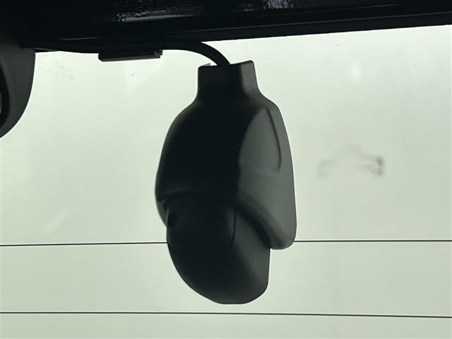 【バックミラー】大きくて見やすいので、後方を見るときも安心です！