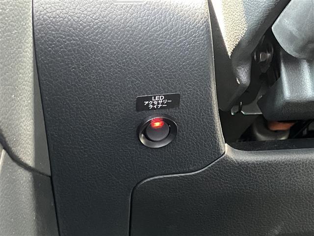 ご成約頂いたお車は全車保証付で納車後も安心！有料オプションで長期保証をお選びいただくことも可能です。