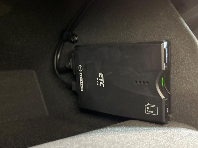 【ETC】高速道路の料金所をストレスなく通過！話題のスポットやサービスエリアに多い「スマートIC」利用時は必須のアイテムです。当店でセットアップを実施、ご納車当日からすぐにご利用いただけます！