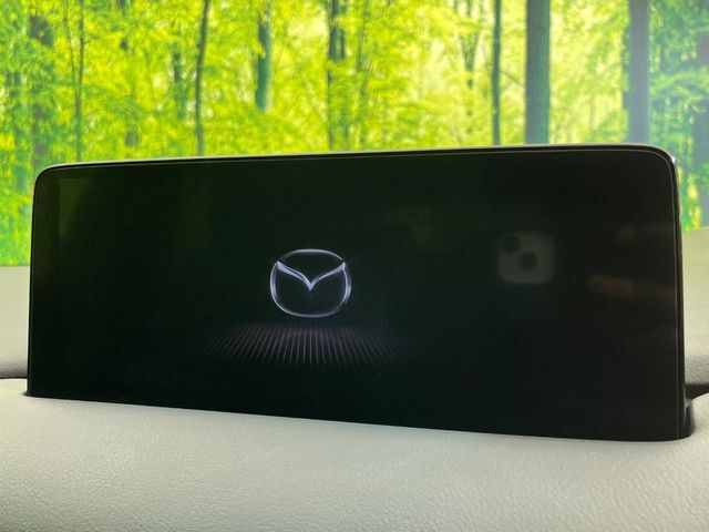 【純正ナビ】人気の純正ナビを装備。オーディオ機能も充実しており、Bluetooth接続すればお持ちのスマホやMP3プレイヤーの音楽を再生可能！毎日の運転がさらに楽しくなります！！