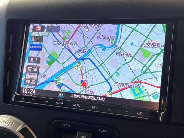 ●純正ナビ:一体感のあるナビは、高級感ある車内を演出してくれます。オーディオ機能も充実しておりますので、運転もより楽しめます♪
