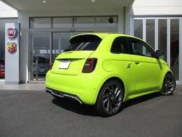 パーキングセンサー、バックカメラ装備