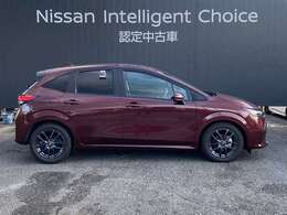 ボディカラーはバーガンディーです。