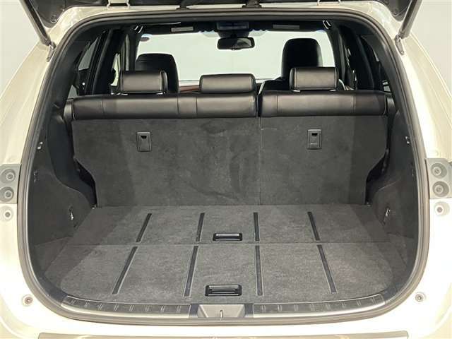 ☆充分なお荷物がお積み頂けるトランクルーム♪見た目より広いです