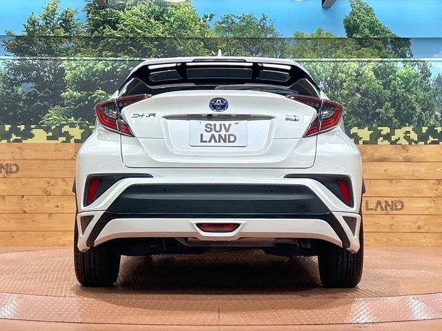 安心の最長10年・走行無制限保証（有償）をご用意。保証内容も充実はもちろん、無料点検＆オイル交換や、年中無休の全国・24時間ロードサービスも付帯されておりますのでご安心下さい。