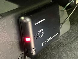 【ETC】高速道路の料金所をストレスなく通過！話題のスポットやサービスエリアに多い「スマートIC」利用時は必須のアイテムです。当店でセットアップを実施、ご納車当日からすぐにご利用いただけます！