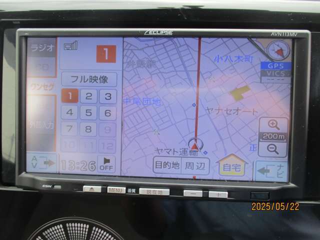ナビ付です！いまやナビはルート案内機能だけに留まりません。テレビやDVDが見れたり、バックモニター機能で、バック駐車をサポートしてくれます。快適なカーライフをおくることができます。