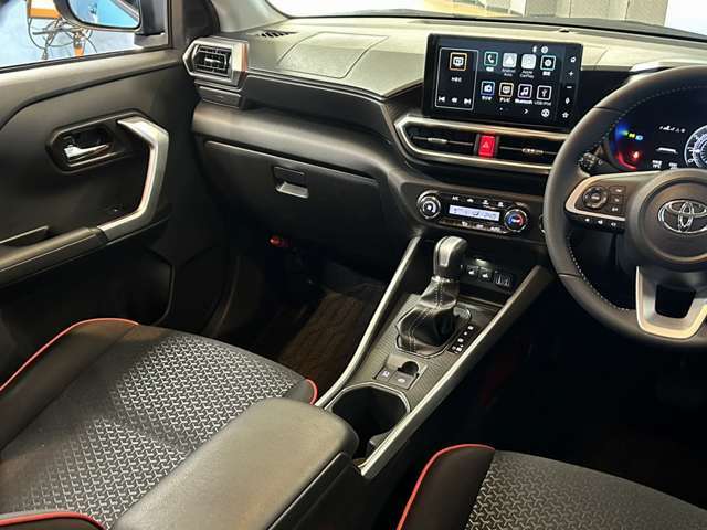 中古車はもちろん各種国産メーカーの新車も取り扱っております！是非ご相談ください！