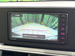 【バックカメラ】駐車時に後方がリアルタイム映像で確認できます。大型商業施設や立体駐車場での駐車時や、夜間のバック時に大活躍！運転スキルに関わらず、今や必須となった装備のひとつです！