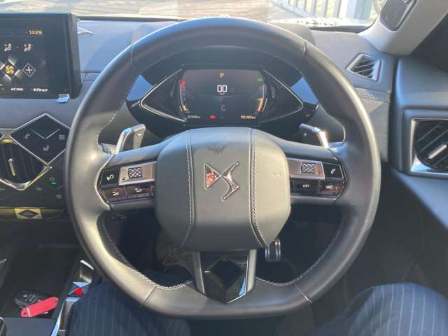 パドルシフト付きレザーステアリング！