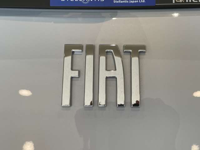 FIAT新規格のエンブレム
