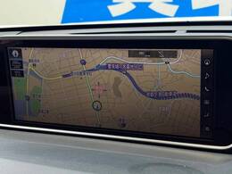 【メーカー純正ナビ】インテリアに溶け込むスタイリッシュな「専用設計」メーカーナビを装備♪視認性や操作性など基本性能にも優れ、より上質なカーライフをお楽しみいただけます。