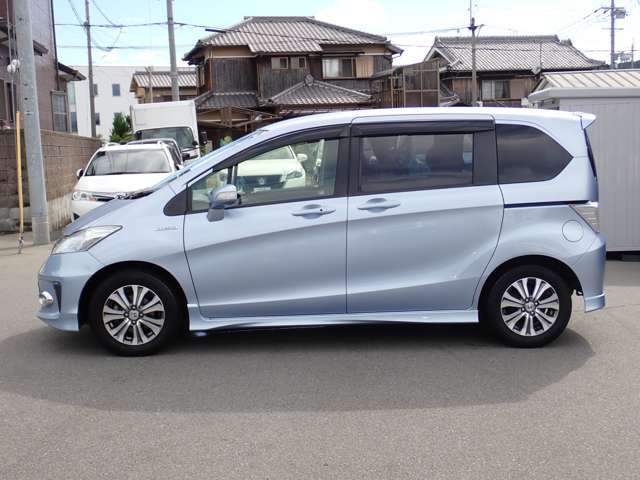 もちろん全国販売可能です。気になるお車の画像、装備内容や商談状況などメールでお送りすることもできますので是非気軽にお問合せください。