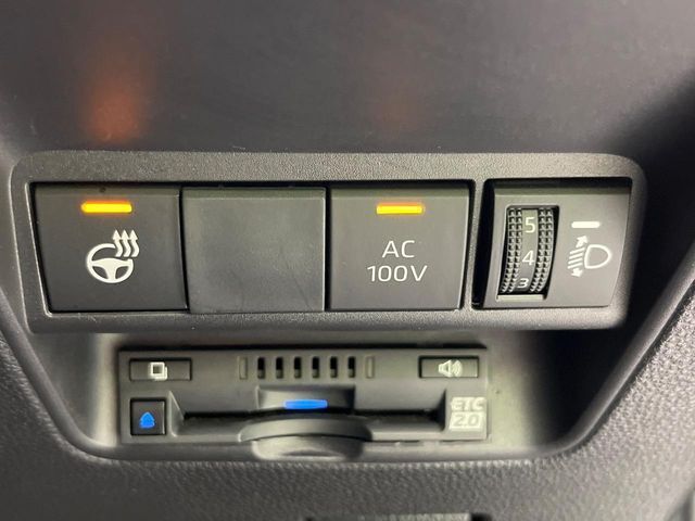 【アクセサリーコンセント】キャンプやスポーツ、アウトドアでのアクティビティはもちろん、災害・停電の際に助けにもなるAC100Vコンセントを装備♪ケータイやタブレット、ゲーム機器の充電にも♪