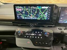 【純正メーカーナビ】装備でフルセグTV視聴やBluetooth等充実装備。