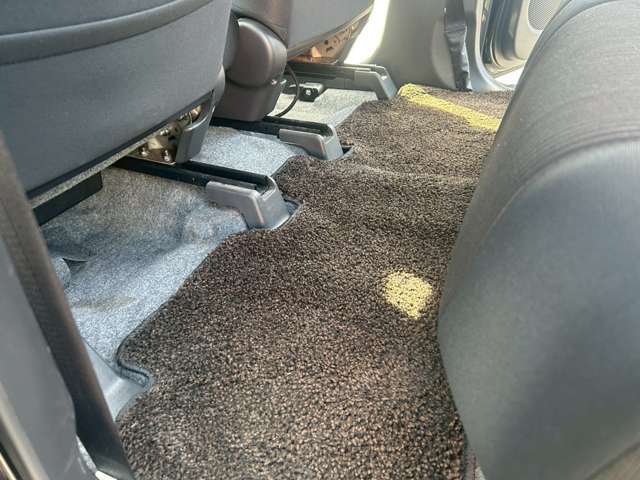 お車の状態は内外装共に綺麗な状態を保っておりますので、私共でも自信を持ってお薦め出来る1台です！