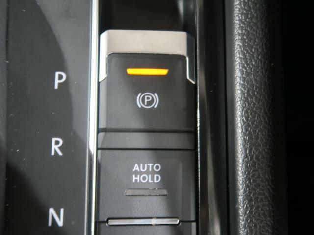 ●エレクトロニックパーキングブレーキ●ボタン一つで簡単にサイドブレーキをかける事ができます。レバーの上げ下げの無駄な力を省くことができ信号待ちなど是非ご活用ください。