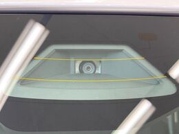 【スズキ　セーフティサポート】走行中に前方の車両等を認識し、衝突しそうな時は警報とブレーキで衝突回避と被害軽減をアシスト。より安全にドライブをお楽しみいただけます。