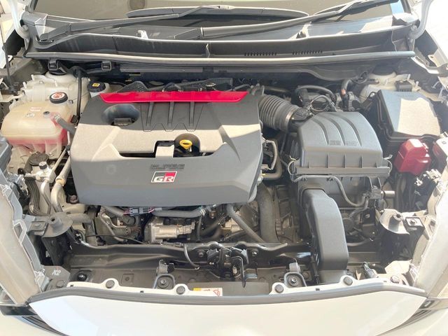 親切・丁寧な専門メカニックスタッフが応対！・車検・点検整備・事故等の修理などアフターサービスも安心。お車のカスタマイズもネクステージのサービススタッフまでご相談ください！